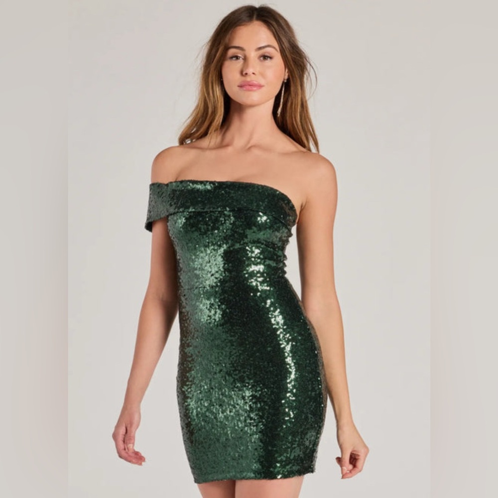 BNWT B. Darlin Hunter Green One Shoulder Sequin Mini Dress